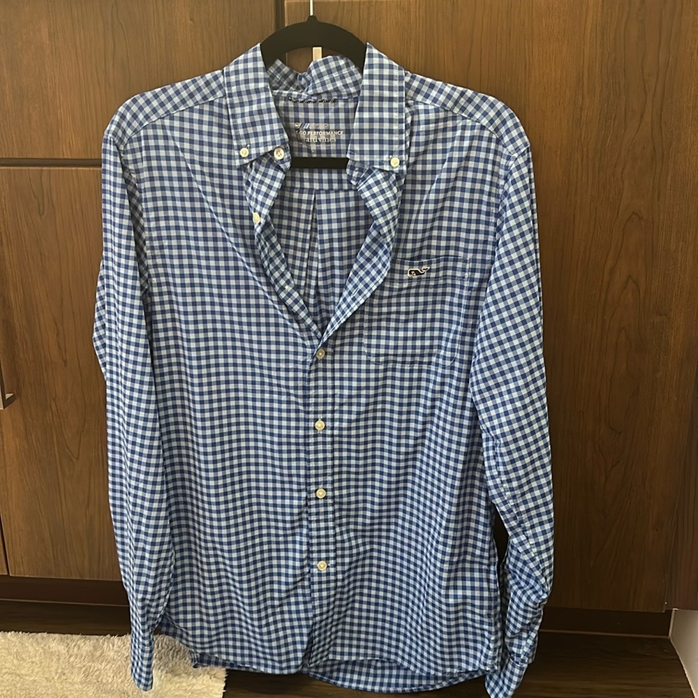 Men’s Vineyard Vines button down shirt